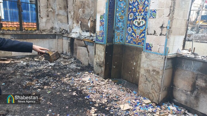 برپایی نماز جماعت در مسجد سوخته حضرت ابوالفضل(ع) گوهردشت کرج