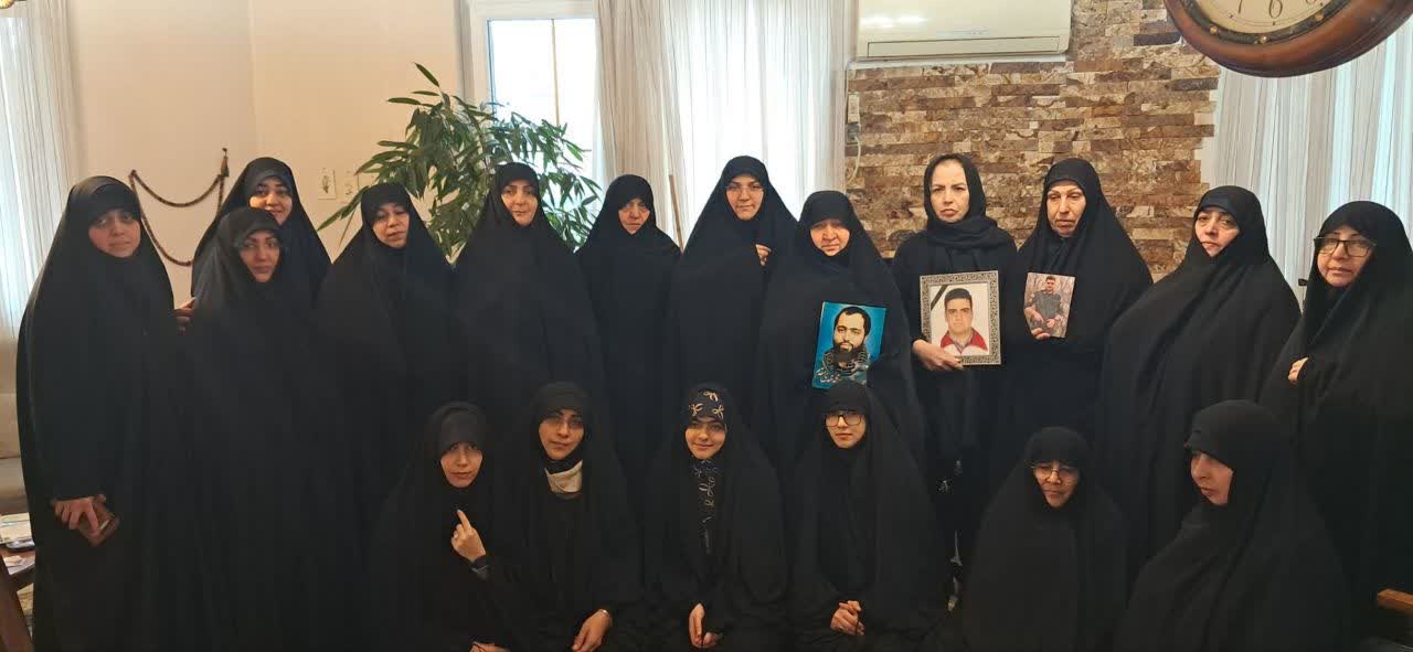 شهدای مدافعان امنیت با اقتدار برای حفظ امنیت از جان خود گذشتند