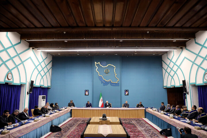 عارف: آماده‌ایم همه امکانات و اسناد را برای حل مشکلات در اختیار دانشگاه قرار دهیم