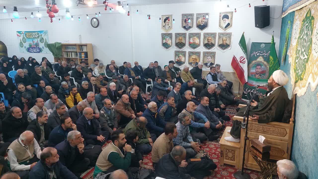 مراسم پرشور یادواره شهید مدافع امنیت «قاسم عزیزی» در اراک برگزار شد