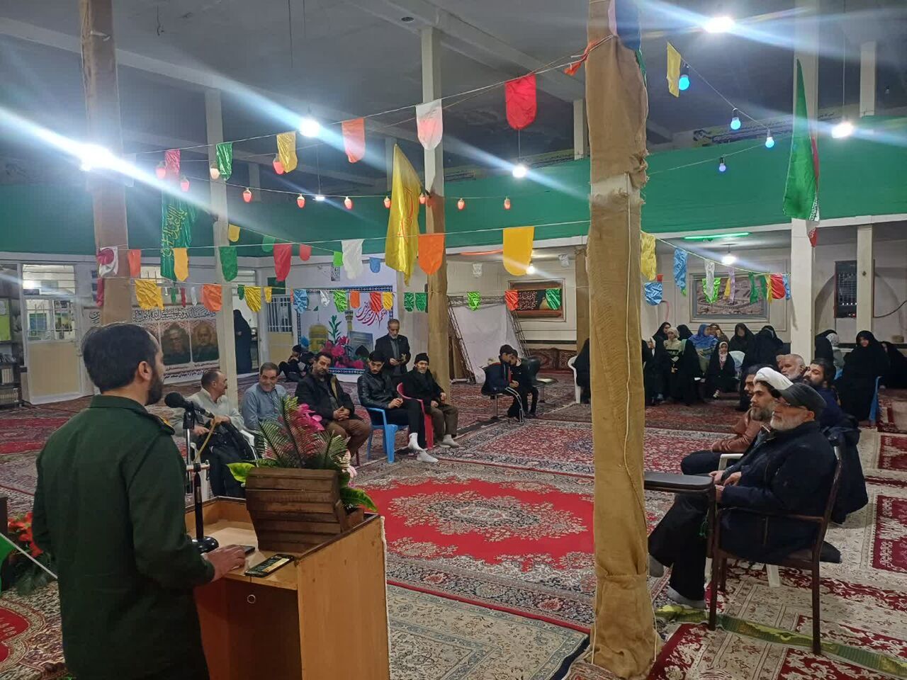 جشن میلاد امام حسین(ع) همراه با بازگشایی پایگاه بسیج در کوی صالح آباد اراک برگزار شد