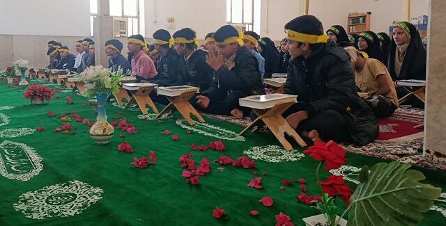 محفل انس با قرآن ویژه نوجوانان در مسجد نبی اکرم(ص) روستای درجادون برگزار شد