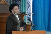 تبعیت از مقام معظم رهبری رمز ماندگاری و عزت انقلاب اسلامی است