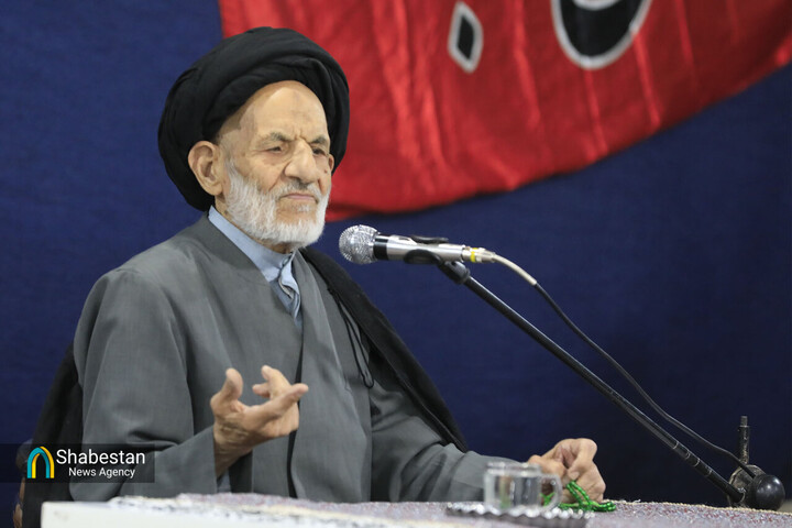 جهاد تبیین در عصر حاضر بالاترین عبادات است