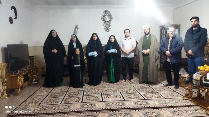 تکریم خانواده‌های قرآنی و حافظان نوجوان کلام وحی مساجد محله