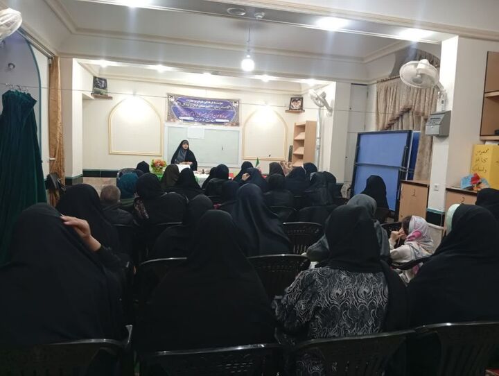 برگزاری نشست هم‌اندیشی «همسرداری» در کانون فرهنگی- هنری امام زمان(عج) عباس‌آباد