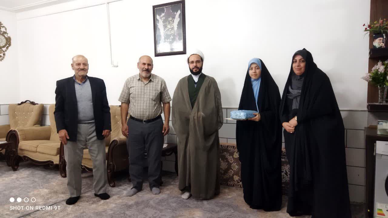 تکریم خانواده‌های قرآنی و حافظان نوجوان کلام وحی مساجد محله