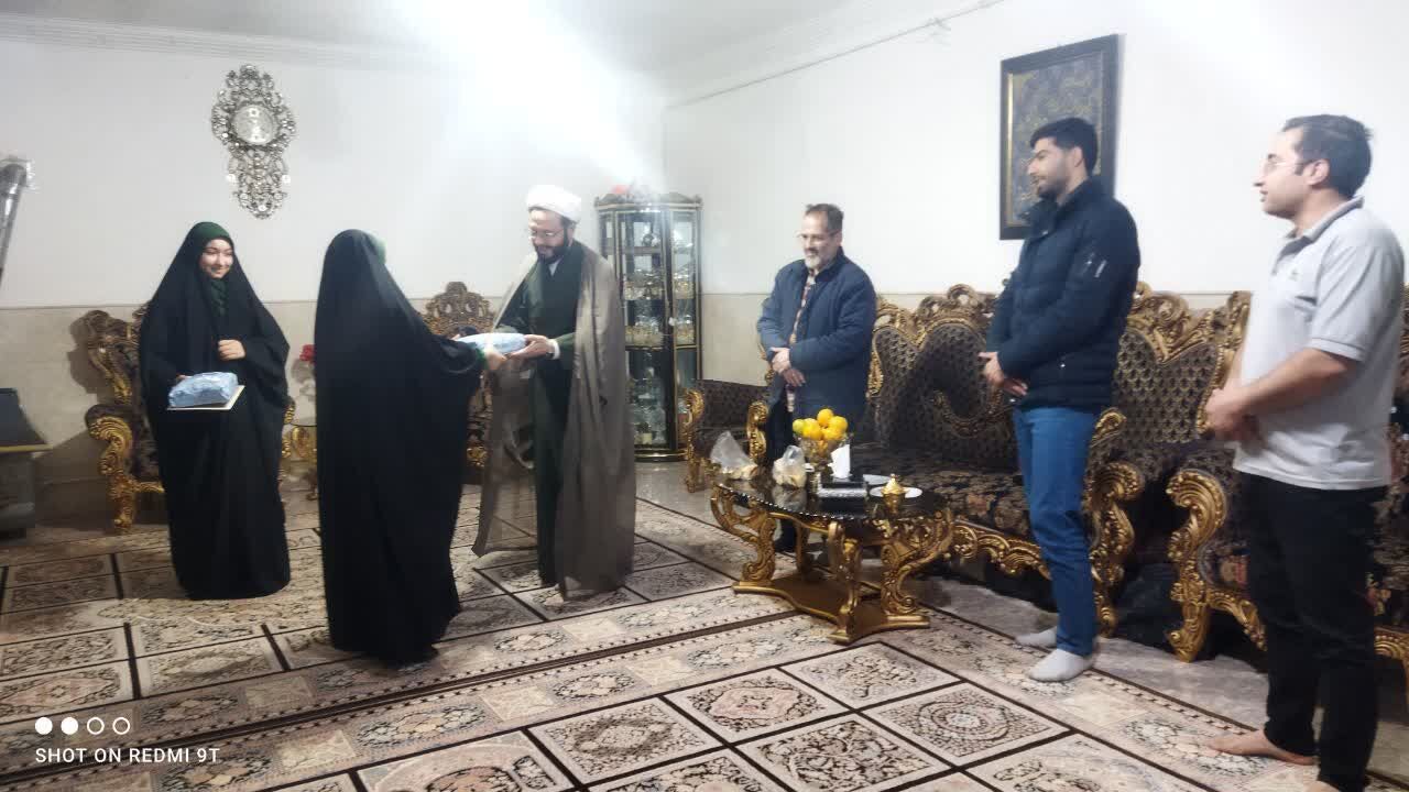 تکریم خانوادههای قرآنی و حافظان نوجوان کلام وحی مساجد محله