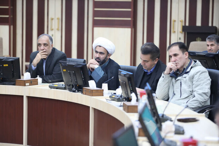 بزرگداشت دهه فجر در مساجد البرز با شعار «قرآن هرگز نمی‌سوزد»