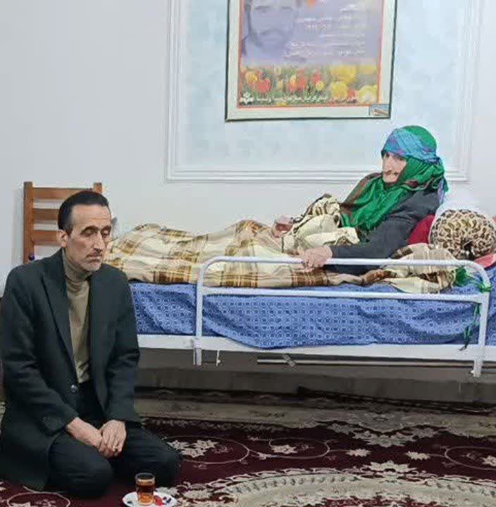 دیدار رییس شورای هیات مذهبی مازندران با مادر شهید لقمانی