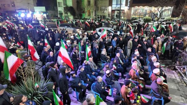 تجمع مردمی در هتک حرمت مساجد در مسجد مفتخر