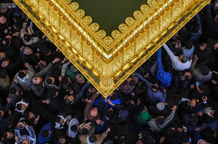 رونمایی از تاج طلایی ضریح مطهر امام علی(ع)