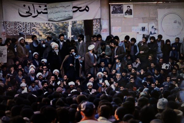 نقش مسجد دانشگاه تهران در بازگشت امام خمینی(ره) به ایران