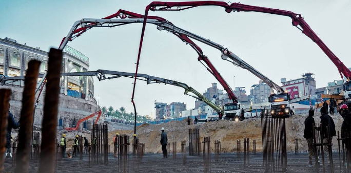 آغاز عملیات بتن‌ریزی مسیر عزاداری «رکضة طویریج» در طرح توسعه صحن امام حسن مجتبی(ع)در آستان مقدس حسینی