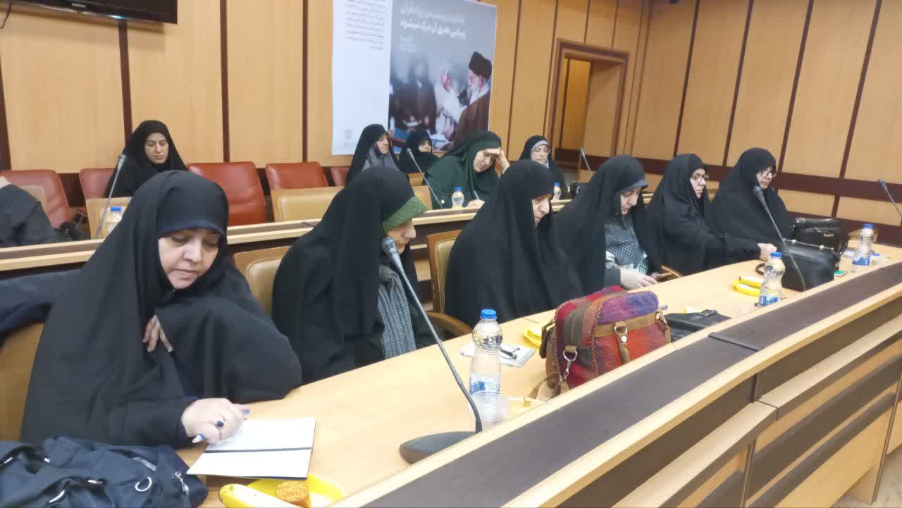 بانوان نقش محوری در ترویج فرهنگ نذر و تربیت نسل حسینی دارند