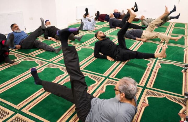 از سجاده تا تندرستی؛ وقتی مساجد برادفورد به کلاس‌های ورزشی تبدیل می‌شوند