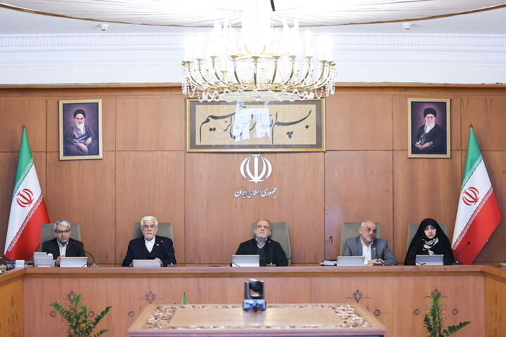 دستور پزشکیان برای تسریع روند آزادی زندانیان اخیر/ پرهیز از برخورد سلبی با چهره‌های فرهنگی هنری