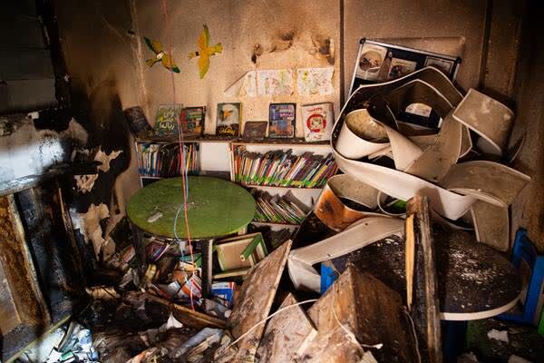 کتاب‌هایی که ناتمام سوختند، خاطره‌هایی که ماندند