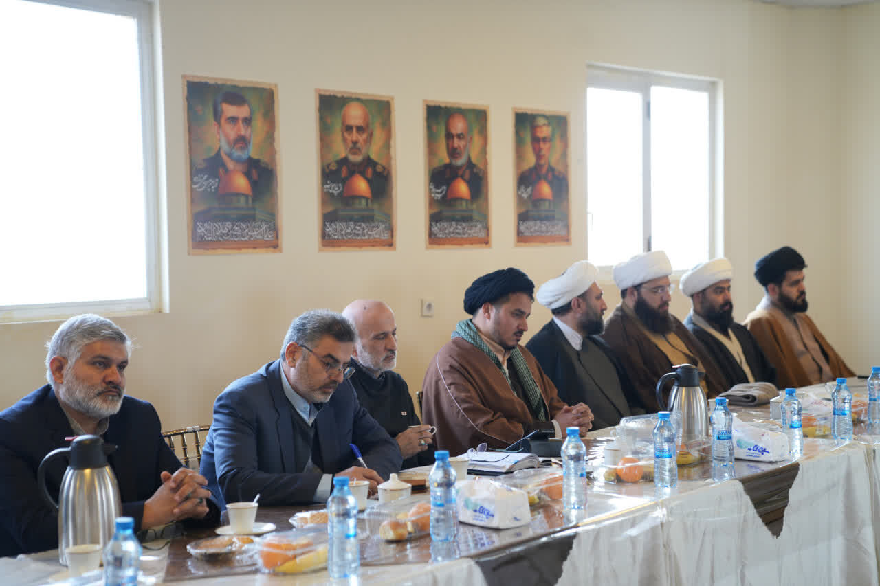 خدمت کریمانه و تبادل تجربیات، بقاع متبرکه را به جایگاه ملی میرساند