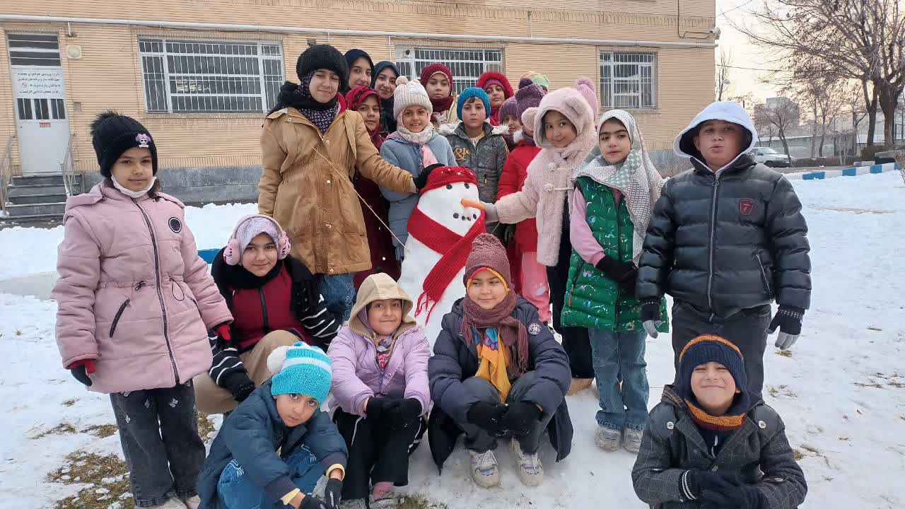 شادی کودکانی که با برفبازی گره خرده است