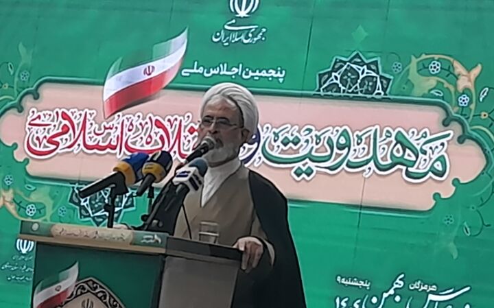 مهدویت با افق حاکمیت مطلق حق در پایان تاریخ را ترسیم می‌کند/انتظار موتور پیشران انقلاب است