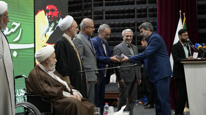 تجلیل از خبرگزاری شبستان به عنوان رسانه برتر مهدوی در پنجمین اجلاس ملی مهدویت و انقلاب اسلامی