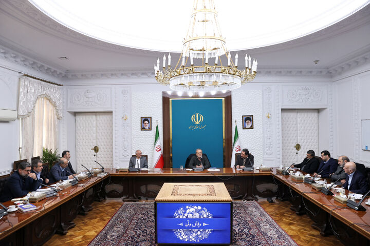 رویکرد دولت چهاردهم سهیم کردن صنعتگران و تولیدکنندگان در تصمیم‌گیری‌ها است