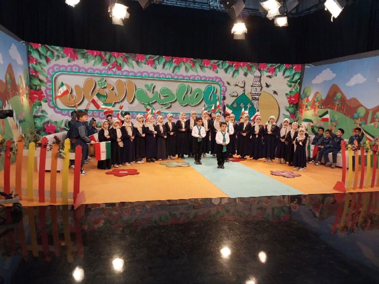 راهی که از مسجد آغاز شد؛ روایتی از چهار دهه فعالیت در عرصه فرهنگی سرود متعهد