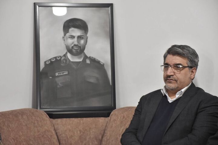 شهید زنده است و راه او ادامه دارد