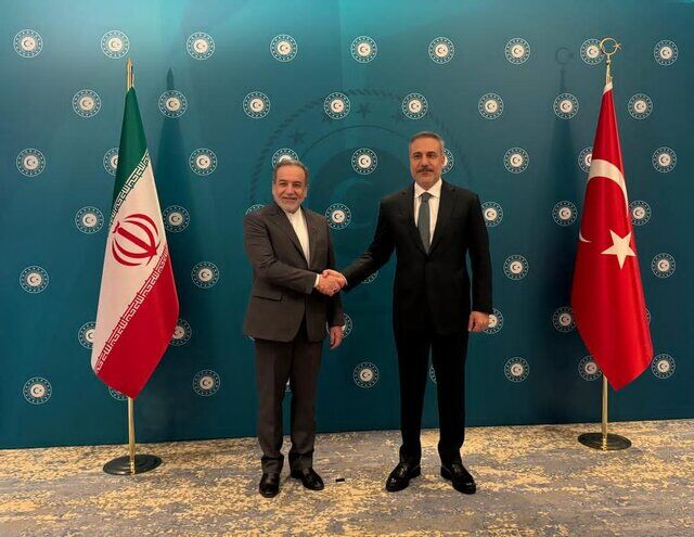 دیدار عراقچی و فیدان در استانبول