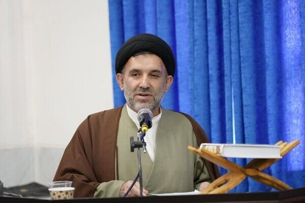 طلاب حوزه‌های علمیه خواهران لرستان ظرفیتی برای تشکیل قرارگاه‌های فرهنگی هستند