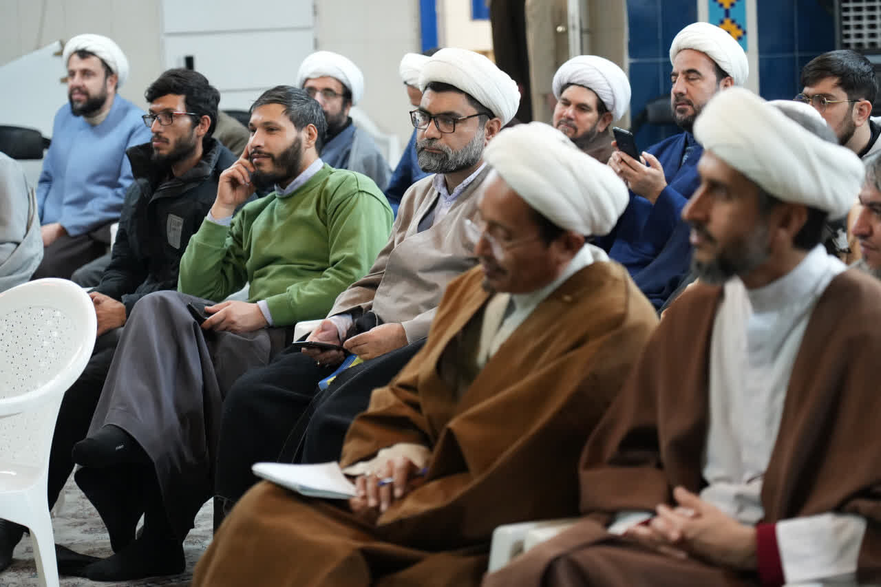 کارگاه «آشنایی با شعر و شعرخوانی» ویژه ائمه جماعات و فعالان فرهنگی مساجد مشهد