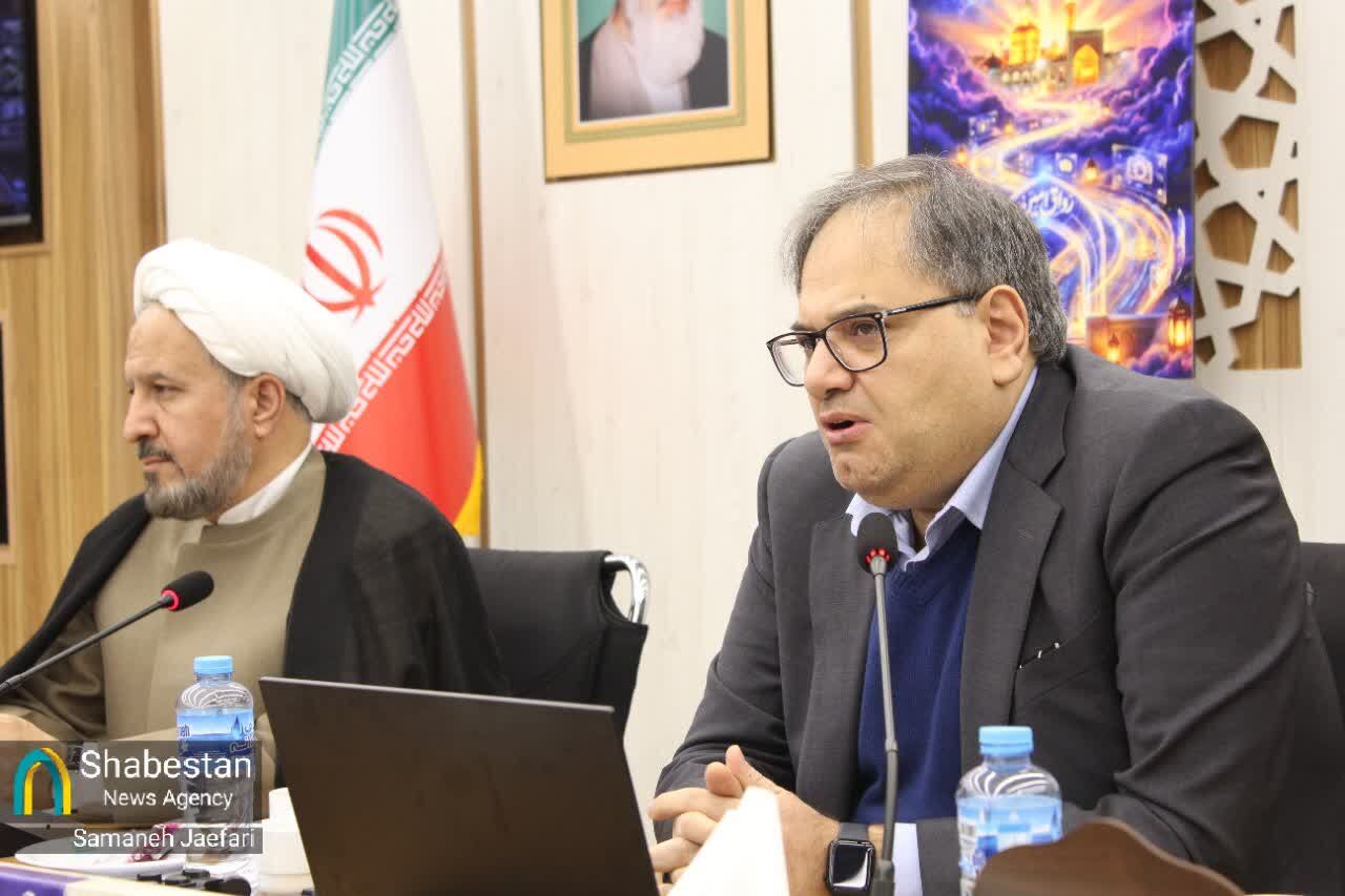 کانونهای مسجدی در تبیین شخصیت رهبری بکوشند