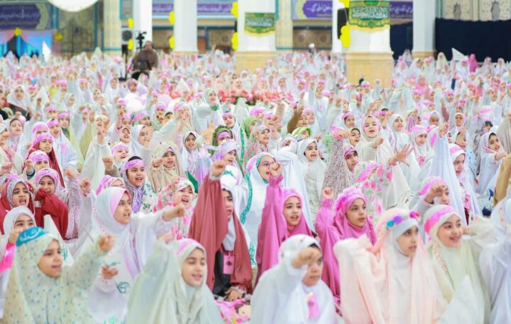 جشن تکلیف ۳۰۰۰ دختر ۹ ساله در مسجد جمکران