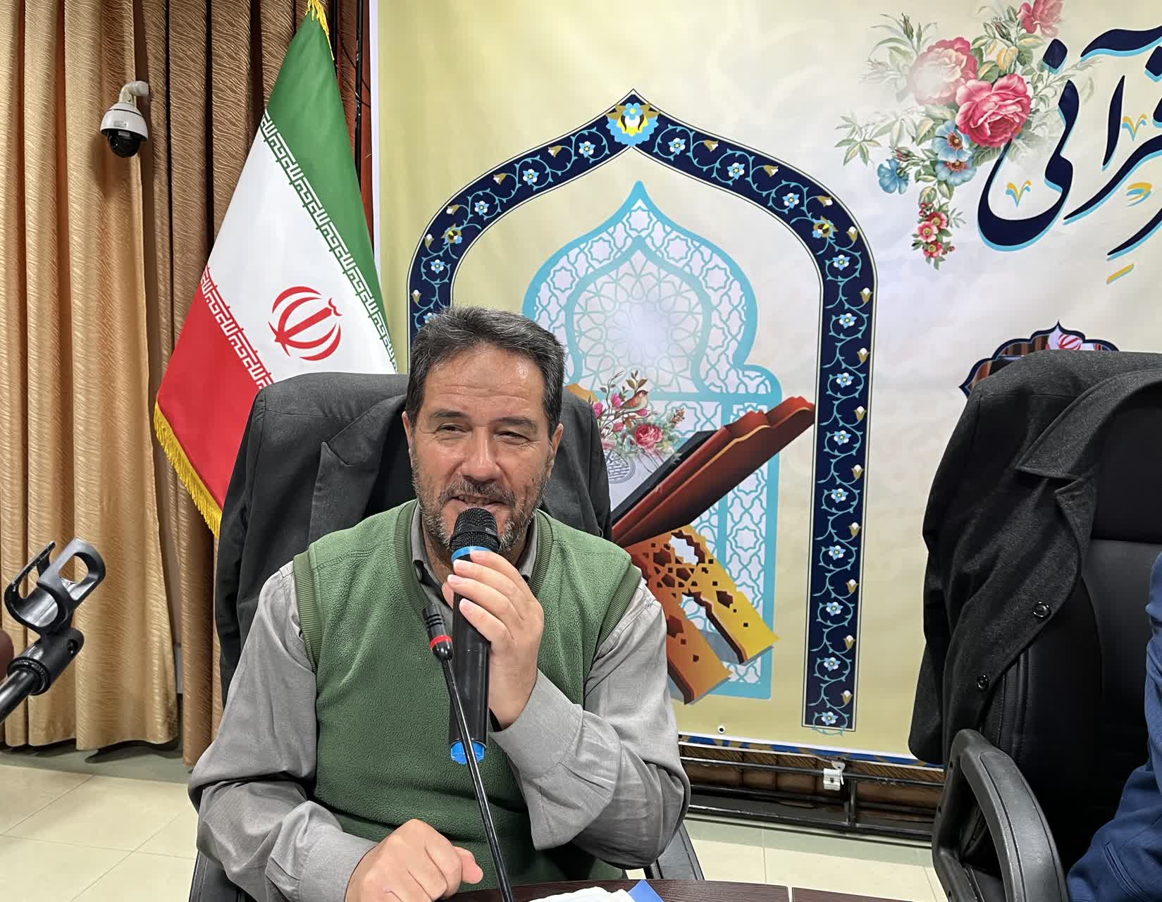 قرآن دریایی عمیق، گسترده و پربار است