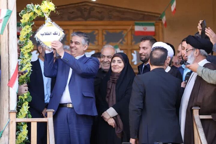 بیت تاریخی امام خمینی (ره) در خمین گلباران شد