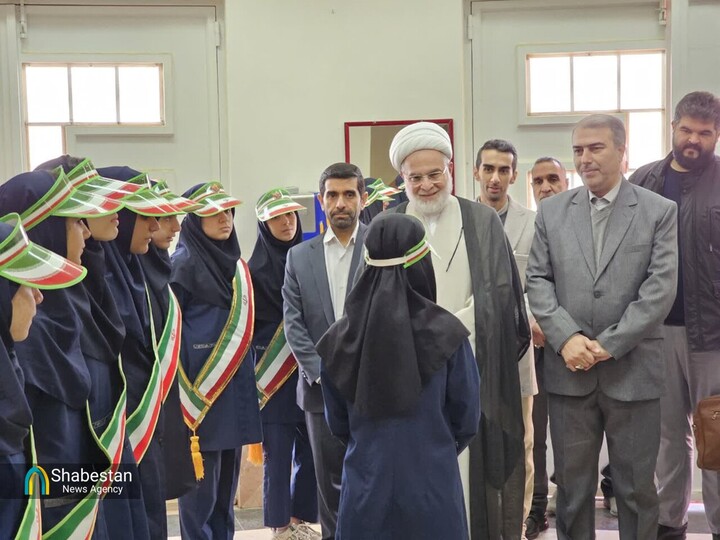 طنین زنگ انقلاب در مدارس کردستان؛ آغاز دهه فجر با پیام امید، پیشرفت و توجه به نسل آینده