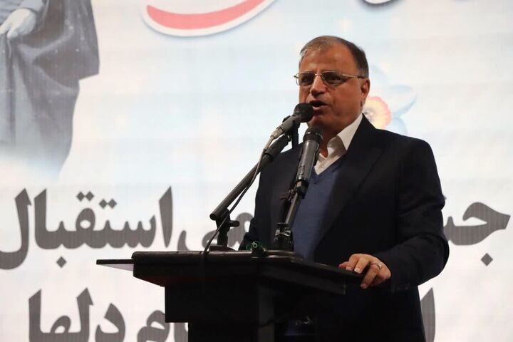 استمرار راه امام(ره) با حضور میلیونی مردم؛ انقلاب اسلامی با خون هزاران شهید بالنده مانده است