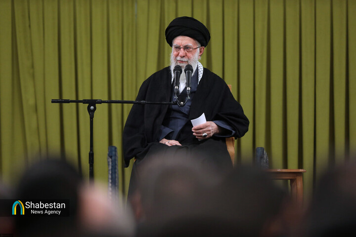 رهبر انقلاب: فتنه اخیر شبیه کودتا بود که سرکوب شد