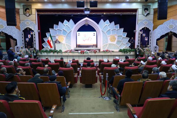 انقلاب اسلامی تجلی عینی پیوند ولایت و مردم بود