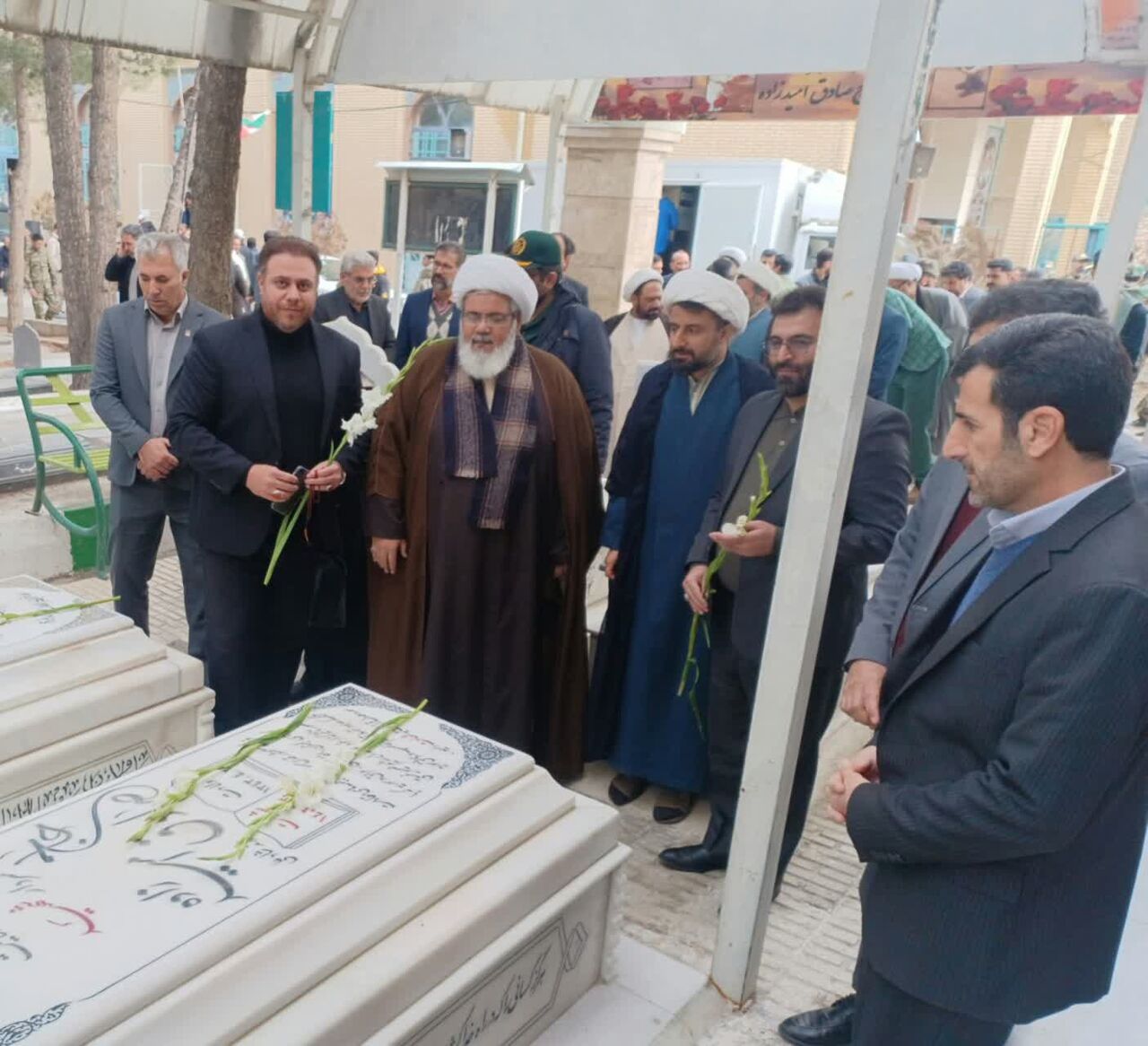 تجدید عهد دوباره مدیر کانون‌های مساجد استان کرمانشاه با شهدا