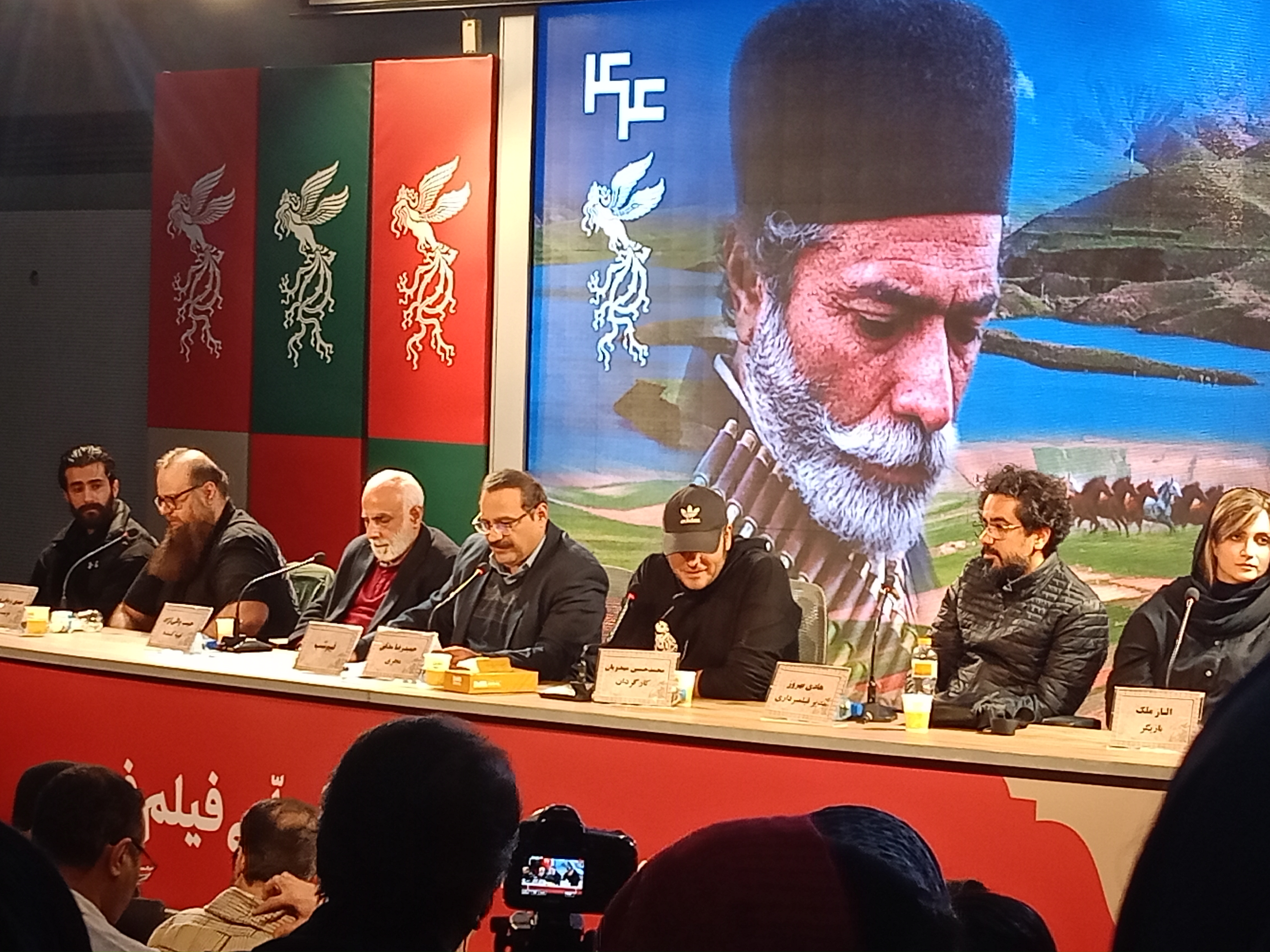 وقتی پای ایران در میان است، از شعار دادن ابا نداریم/ از بازیگرانی استفاده کردم که با شجاعت کنار فیلم بایستند