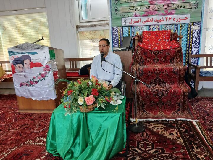 انس معنوی با قرآن در قره‌باغ؛ نوجوانان در کنار حمید شکارچی