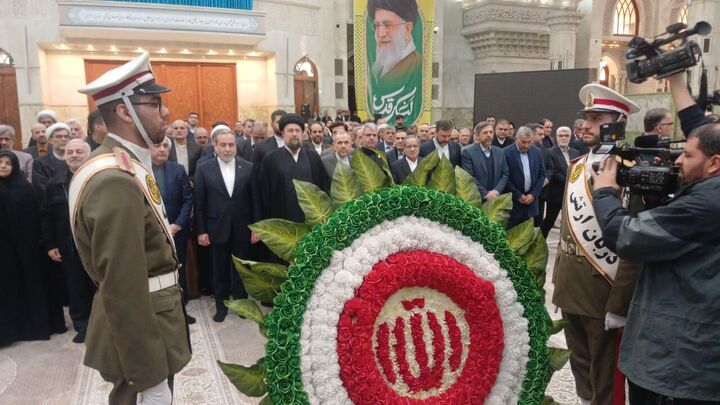 تجدید میثاق عراقچی و کارکنان وزارت خارجه با آرمان‌های امام خمینی(ره)