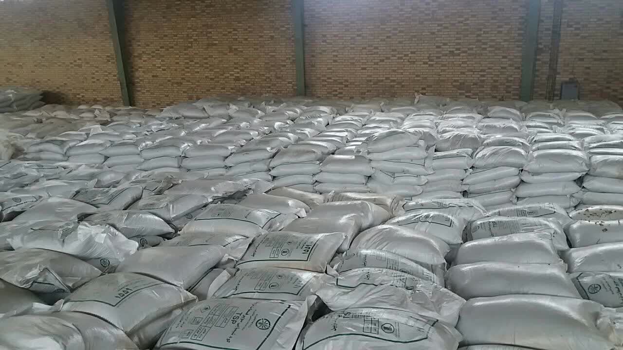 توزیع بیش از ۱۵ هزار تن کود یارانه‌ای در بین کشاورزان ساوه و زرندیه