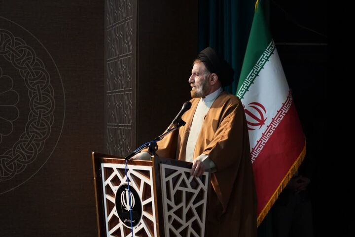 گسترش معارف اسلامی، نبوی و مهدوی در جامعه ضروری است