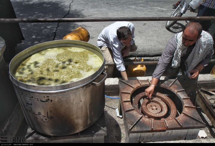 ۱۲ هزار پرس غذای گرم در رشت طبخ و توزیع می‌‍‌شود