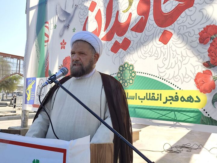 بزرگداشت دهه فجر خاری در چشم دشمنان است