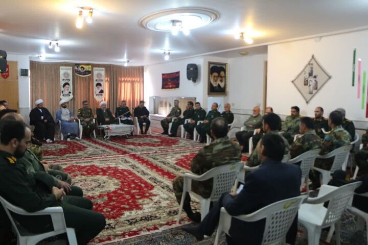 نماز وحدت نیروهای مسلح در آران و بیدگل؛ امام جمعه: نیروهای مسلح ایران پرچمدار ولایت و انقلاب‌اند