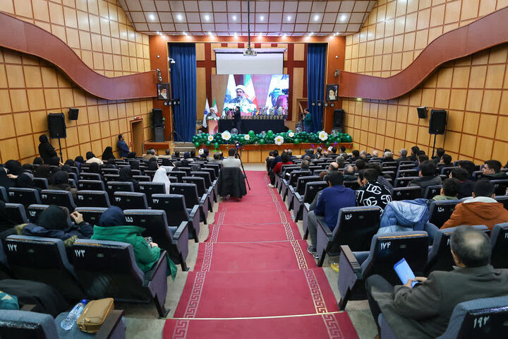 شعر آیینی؛ جلوه‌ای از عشق، نه ادعای احاطه است